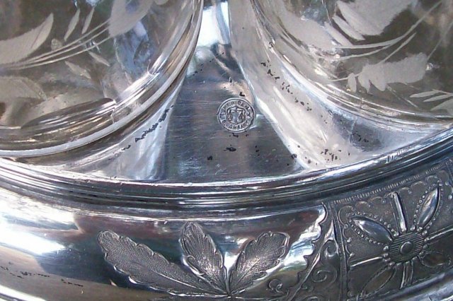 Meriden Silverplate Victorian 6-Bottle Castor Set