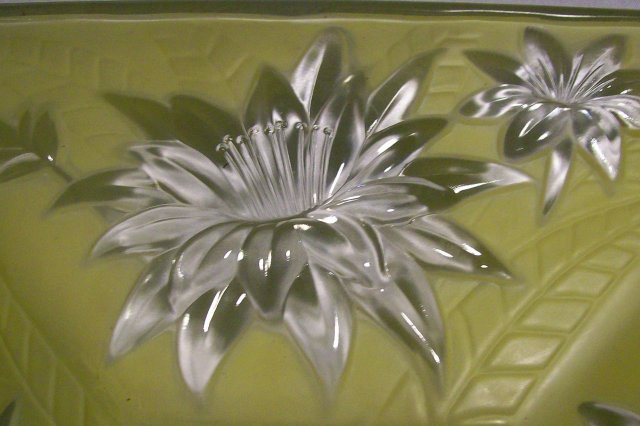 Virden Glass Poinsettia Ceiling Light Shade 1940's Canary Yellow