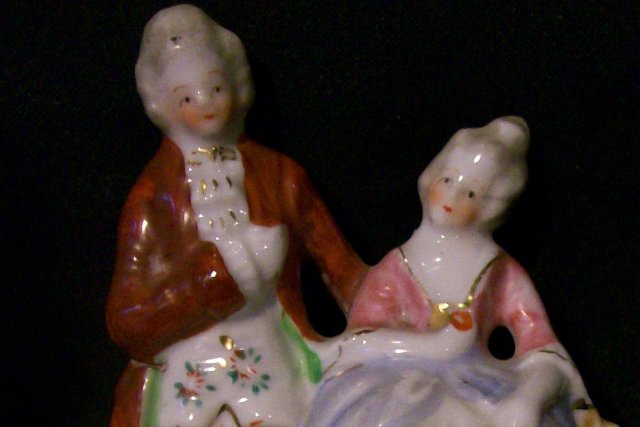 Occupied Japan Ceramic Figurine Matched Pair Colonial Couples 4 5/8