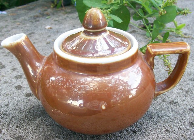 Fraunfelter China Teapot: Zanesville Ohio Brown Glaze Restaurant Ware