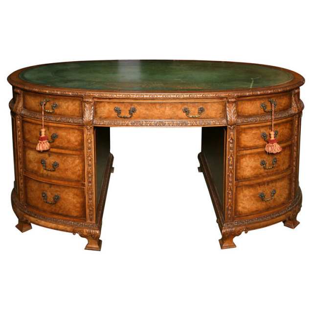 An English Oval / Elipse Shaped Partners Desk