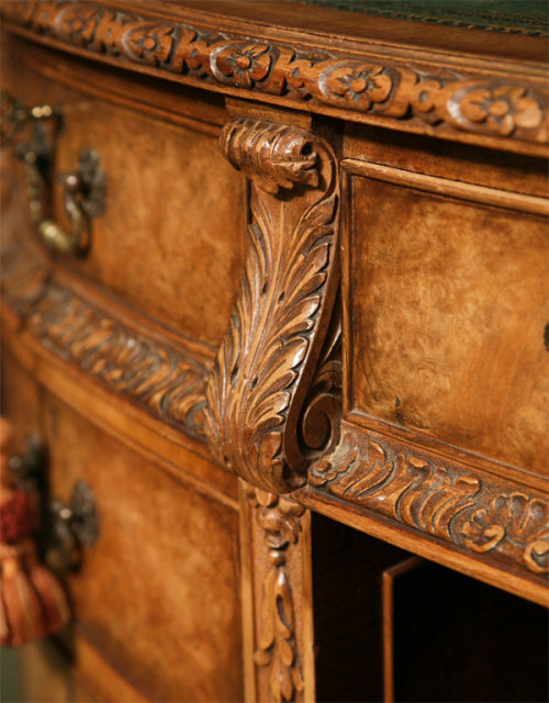 An English Oval / Elipse Shaped Partners Desk