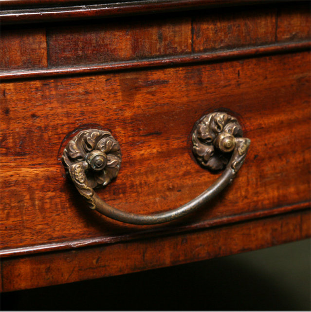 An English 18th c. Mahogany Drum Table