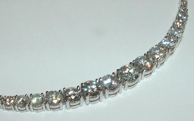 11.21 carats big Diamonds necklace tennis graduated