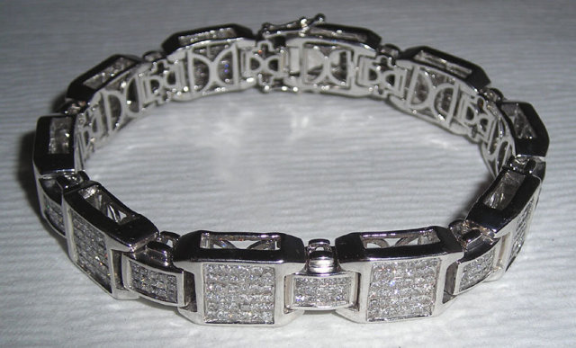 12 carats DIAMOND TENNIS BRACELET princess cut