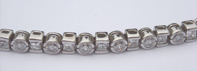 6.5 carats diamond tennis bracelet princess round bezel