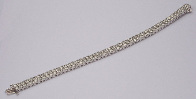 28.8 carats DIAMOND TENNIS CARPET BRACELET VS jewelry