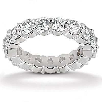 Beautiful 5.10 ct. F VS1 diamond gold wedding band ring
