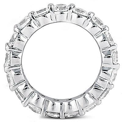 Beautiful 5.10 ct. F VS1 diamond gold wedding band ring