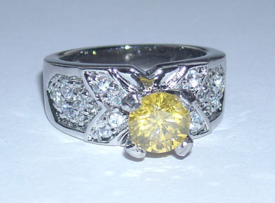 2.75 carats FANCY YELLOW CANARY DIAMOND engagement ring