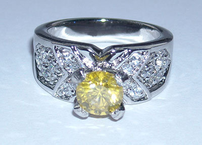 2.75 carats FANCY YELLOW CANARY DIAMOND engagement ring