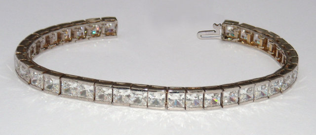 16.57 ct PRINCESS DIAMOND TENNIS BRACELET WG CUSTOMIZED