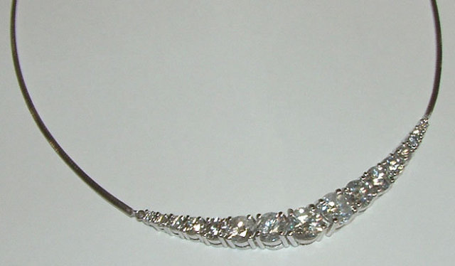 6.4 carats graduated diamonds necklace LARGE DIAMOND