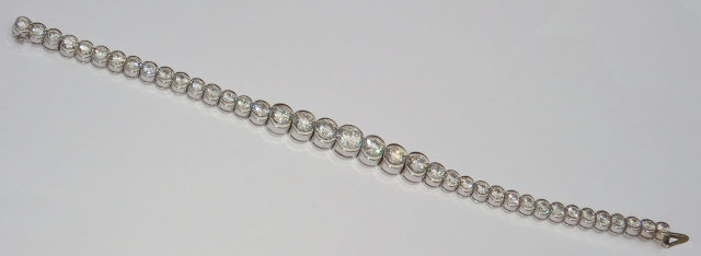 14.75 carats DIAMOND TENNIS BRACELET VS graduated bezel