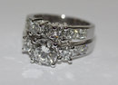 Round diamonds engagment ring & band set gold white
