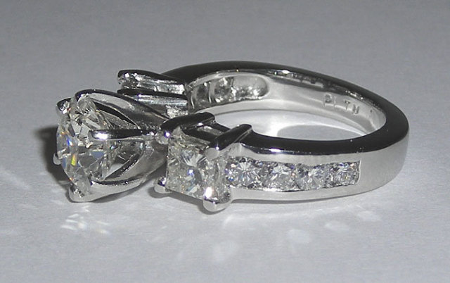 5.01 carats gold diamond ring real genuine diamonds
