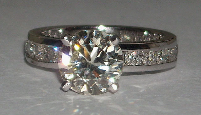 6.01 carats diamond engagement ring and band set