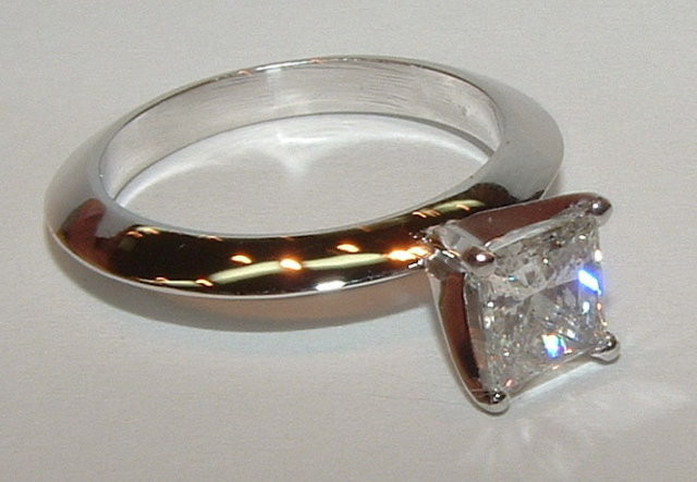 0.75 carat princess diamond solitaire engagement ring