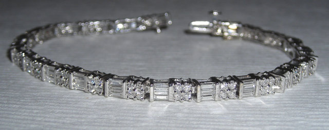 4 carats diamond tennis bracelet white gold baguettes