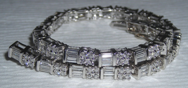 4 carats diamond tennis bracelet white gold baguettes