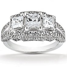 F VS1 diamond three stone engagement ring gold 2.61 ct.
