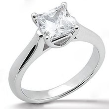 E VVS1 diamond solitaire ring 1.0 CT. princess cut gold
