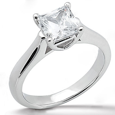 E VVS1 diamond solitaire ring 1.0 CT. princess cut gold
