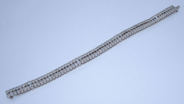 24.5 carats carpet diamond tennis bracelet round bezel