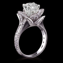 5 carat diamonds flower shape engagement ring gold new