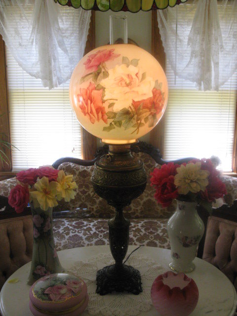 LG. BRADLEY AND HUBBARD ROSES LAMP