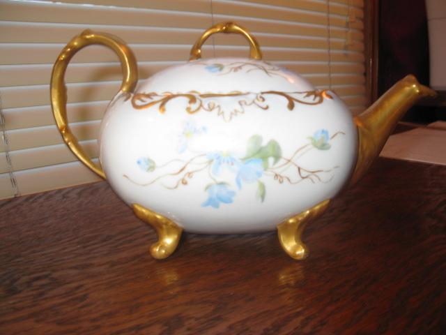 T & V Limoges footed tea set