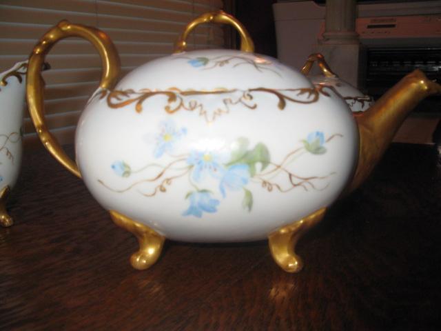 T & V Limoges footed tea set