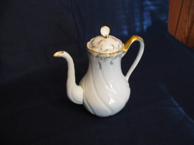 LIMOGES TEA POT