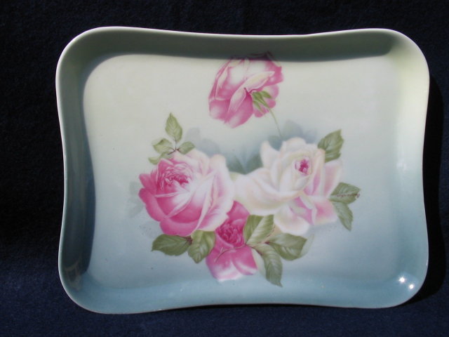 VICTORIAN ROSES DRESSER TRAY