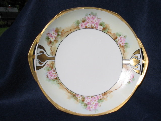 VICTORIAN CAKE PLATE