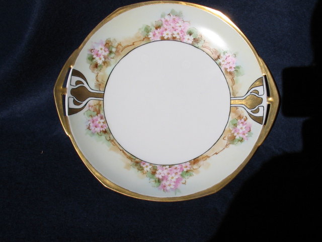 VICTORIAN CAKE PLATE
