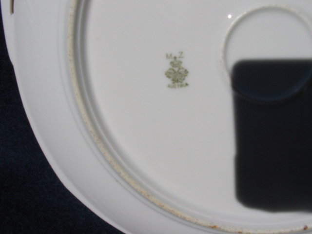 VICTORIAN CAKE PLATE