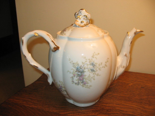 EARLY GUERIN LIMOGES TEAPOT