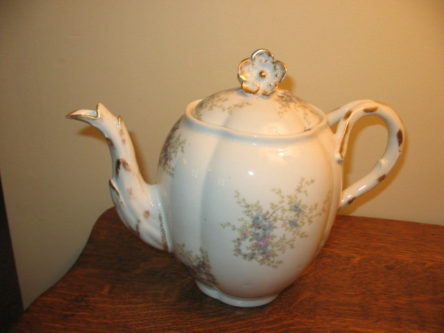 EARLY GUERIN LIMOGES TEAPOT