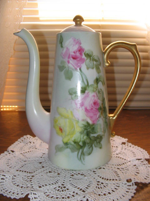 T & V LIMOGES H. P. ROSES TEA POT