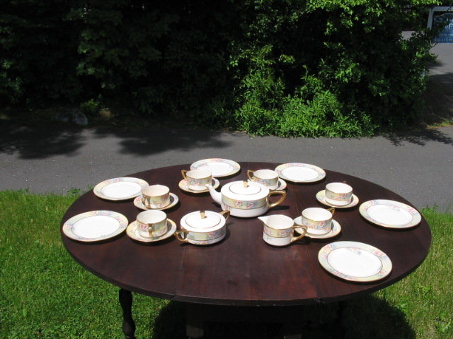 H. P. LENOX BELEEK TEA SET W/ROSES
