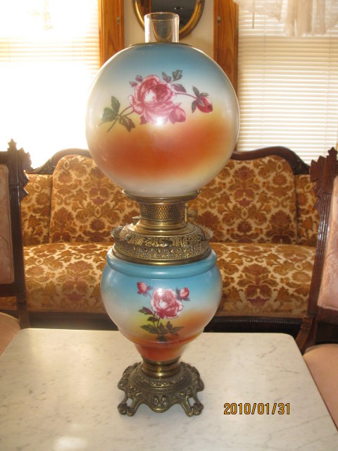 Bradley and Hubbard Roses GWTW Lamp