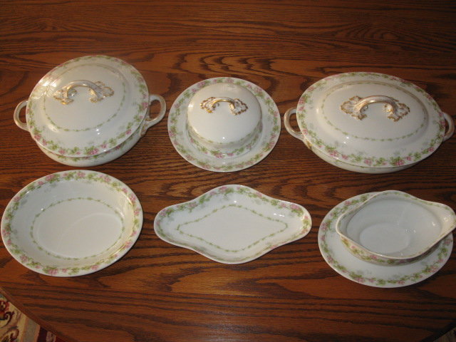 ANTIQUE LIMOGES DINNER SET