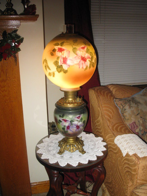 Lg. Hand Painted Gone with the Wind Lamp