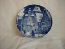 Royale's 1971 Christmas Day Plate, Christmas Night in a Village
