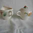 Star-like flower pattern Creamer and sugar