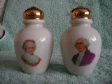 George and Martha Washington Souvenir Shakers