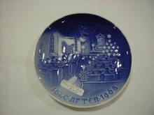 Christmas plate, 1968, Christmas in Church