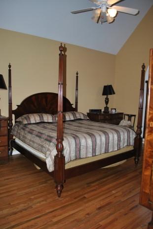 Finest King Size Flaming Mahogany Federal Style Poster Bed, Kingsize, $8000 Retail LH-4378