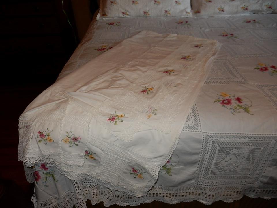 Gorgeous, Vintage, Hand Sewn,Linen,Crotchet Lace,Needlepoint, 6 Piece King Size Bedding Set
